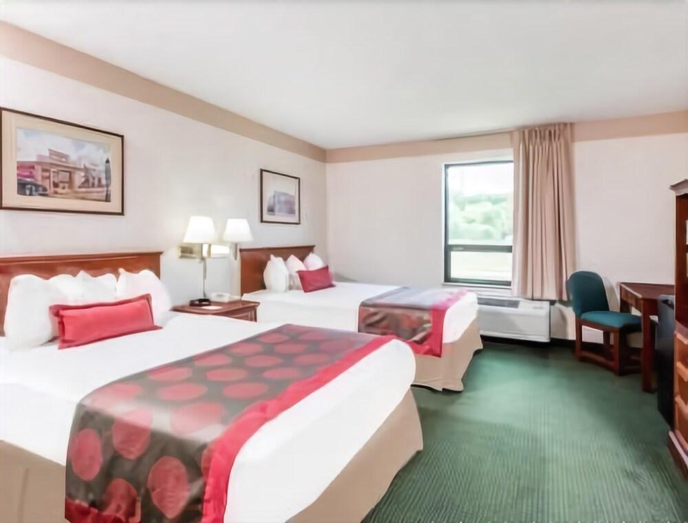Ramada By Wyndham Dover Hotel