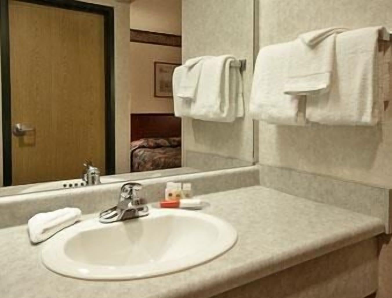 Ramada By Wyndham Dover Hotel 3*
