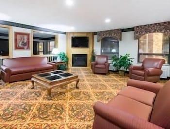 Ramada By Wyndham Dover Hotel