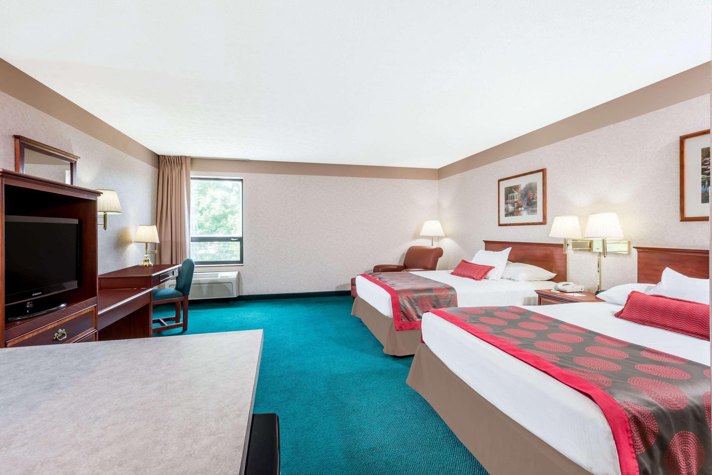 Ramada By Wyndham Dover Hotel Strasburg