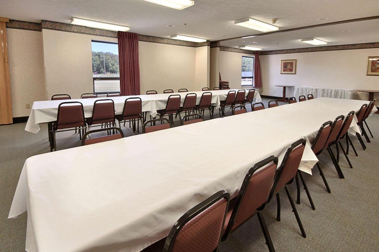 Ramada By Wyndham Dover 3*